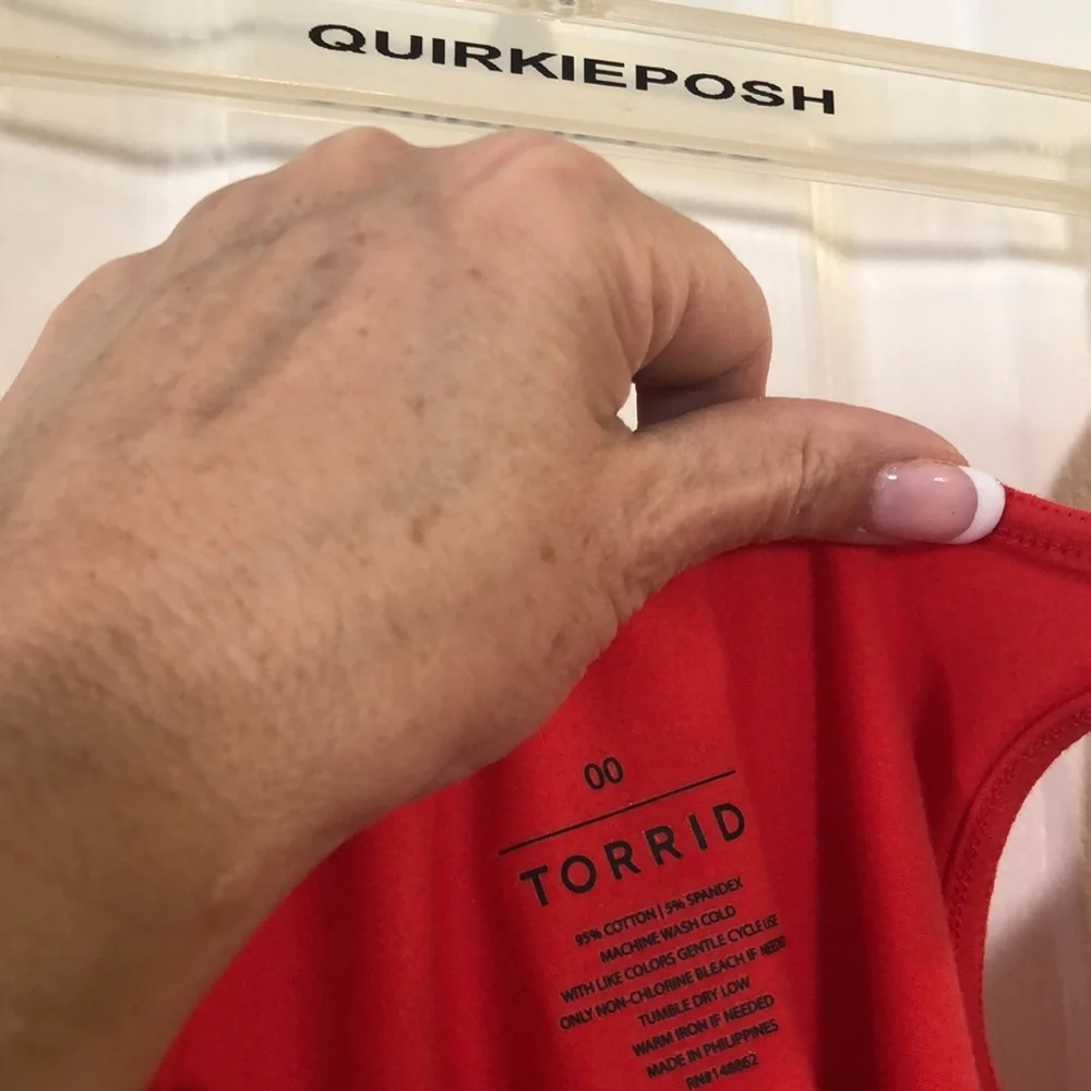 Torrid Ladies wide strap, foxy tank top, NEW with tags gorgeous red size M/L - Picture 5 of 6